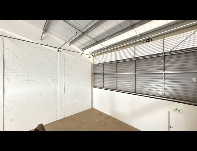 211M² FACTORY TO LET IN SHAKAS HEAD